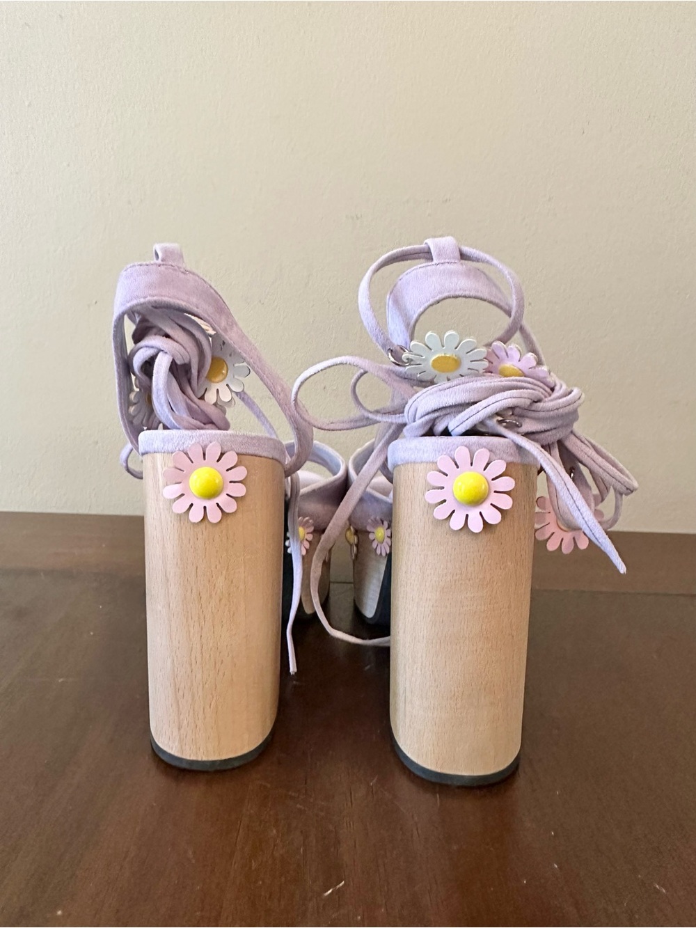Sugar Thrillz Lilac Lace Up Platform Sandals with Daisy Appliqués, Sz 9 - Picture 3 of 10